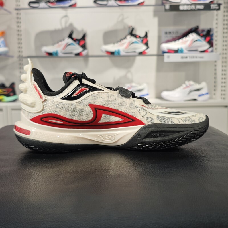 中国市场成为“全村希望”Lululemon有点麻烦(图1)