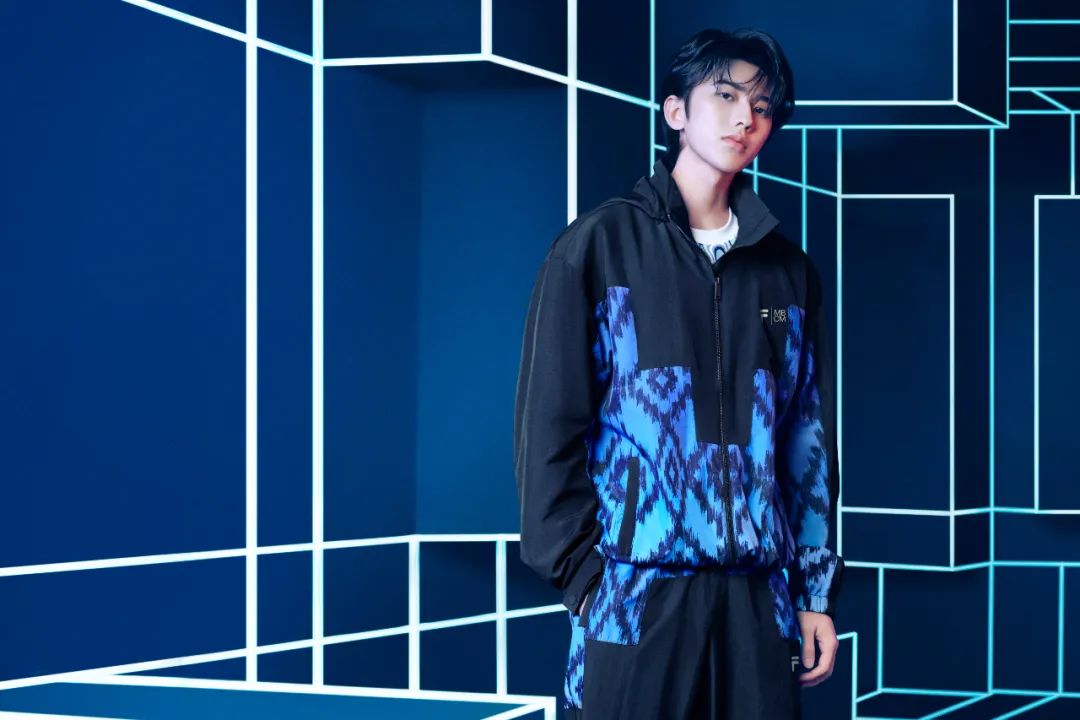 刚刚Jisoo、肯豆都在穿的超火潮牌澳洲首店开业华人刷屏：“硬刚Lulu”(图1)