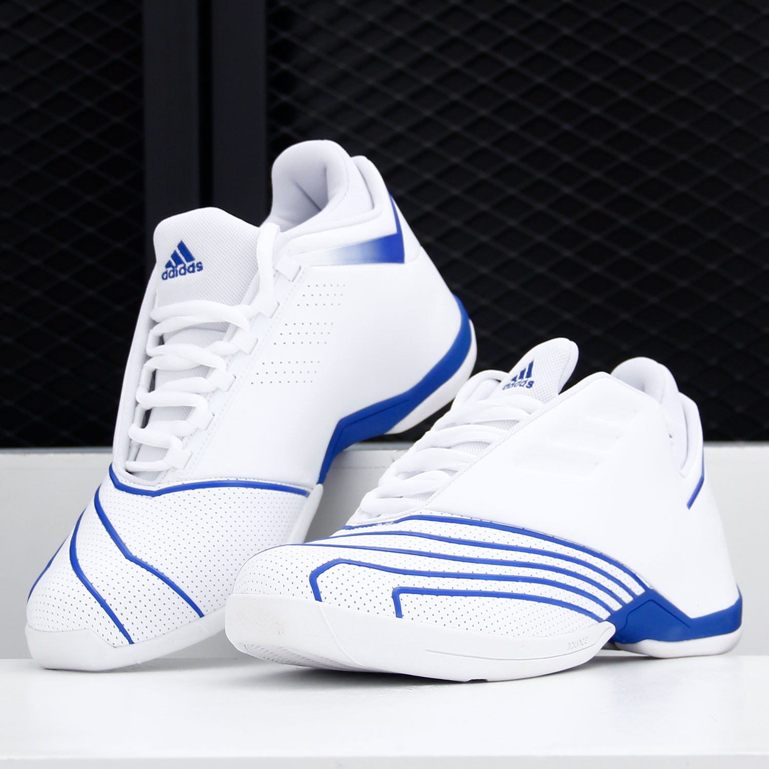 冲向篮球场的未来：adidas哈登10代缓震回弹篮球鞋(图1)